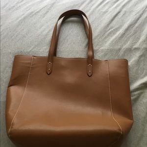 Gap tote